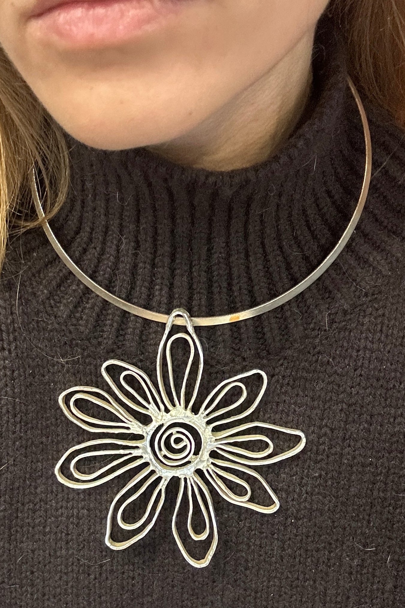 Vintage Dolce Vita Silver-Tone Necklace with Large Flower