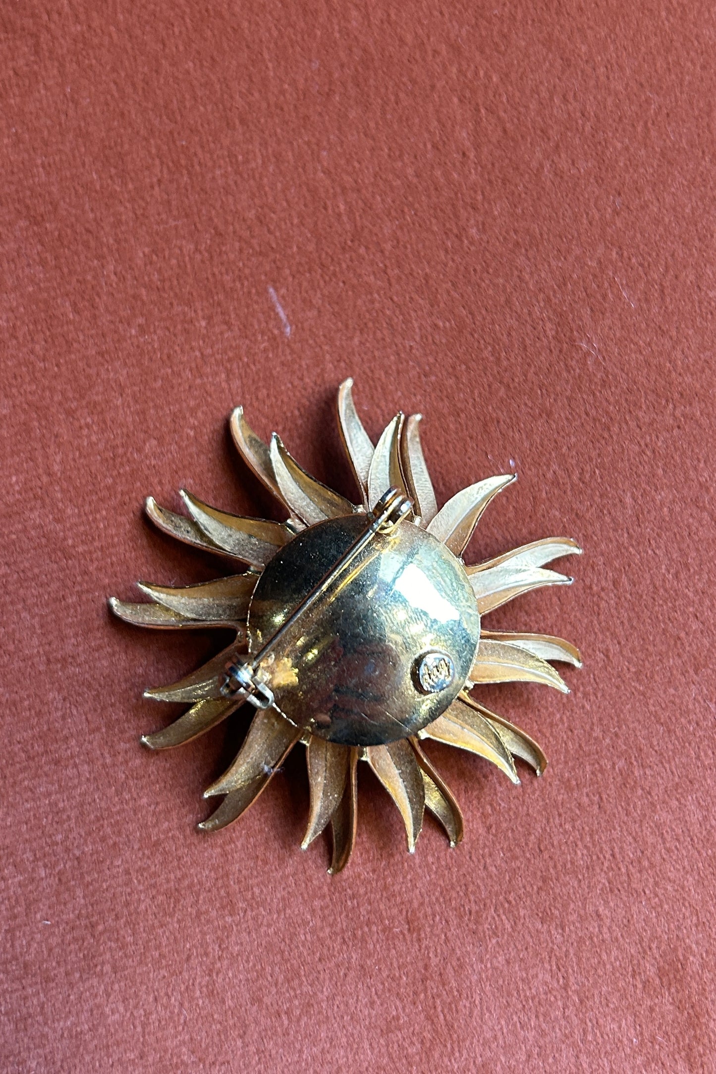 Broche soleil par David Grau