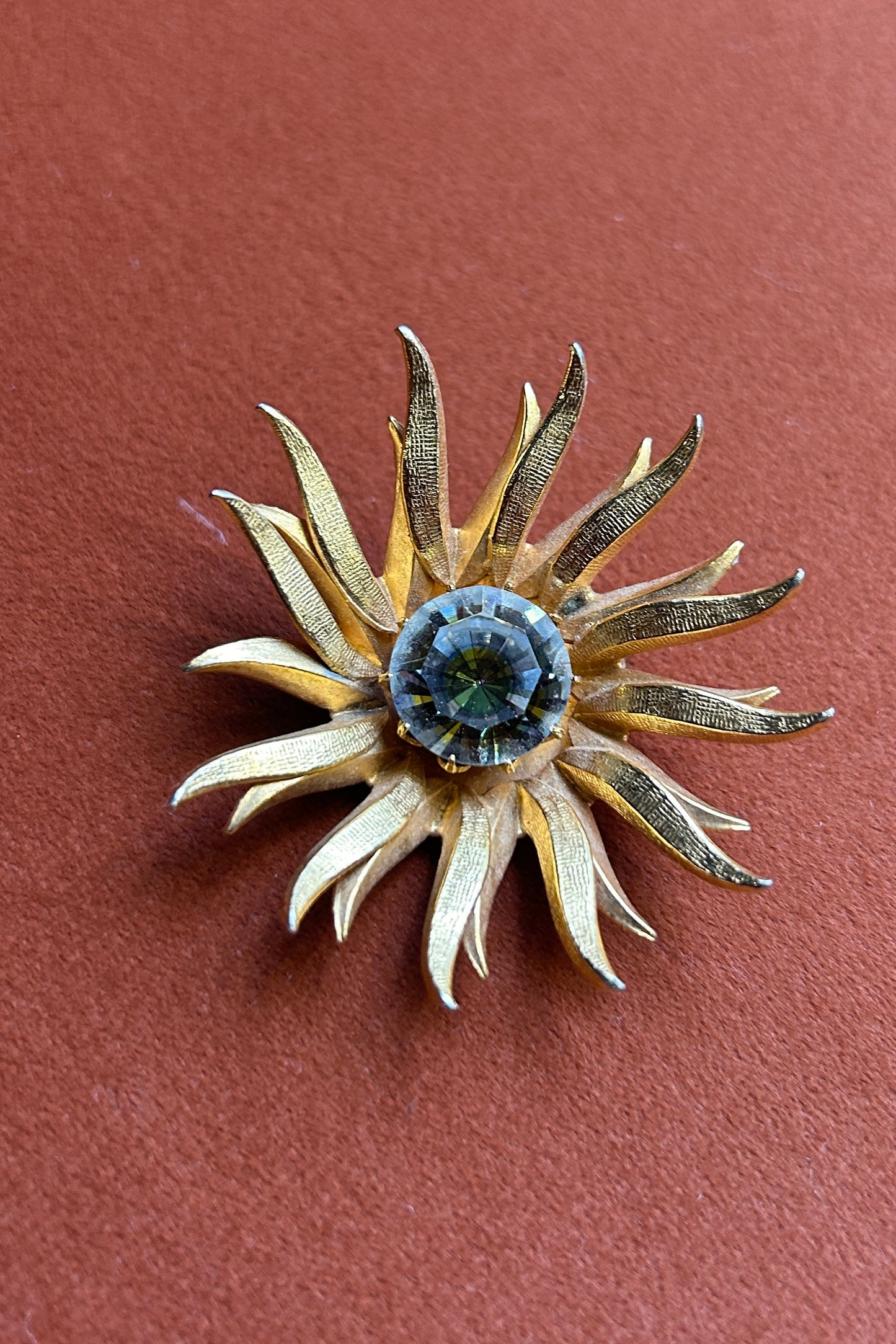 Broche soleil par David Grau