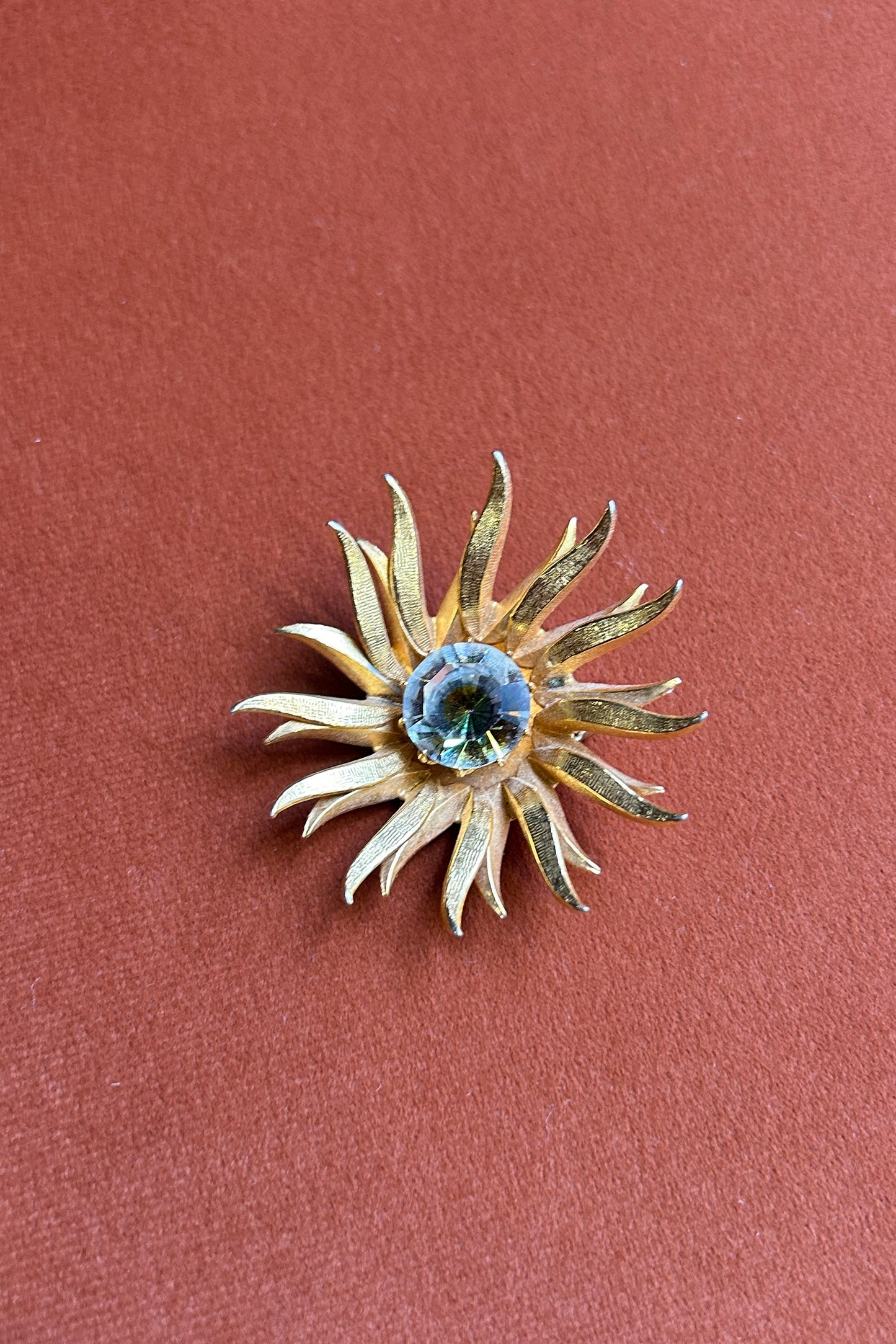 Broche soleil par David Grau