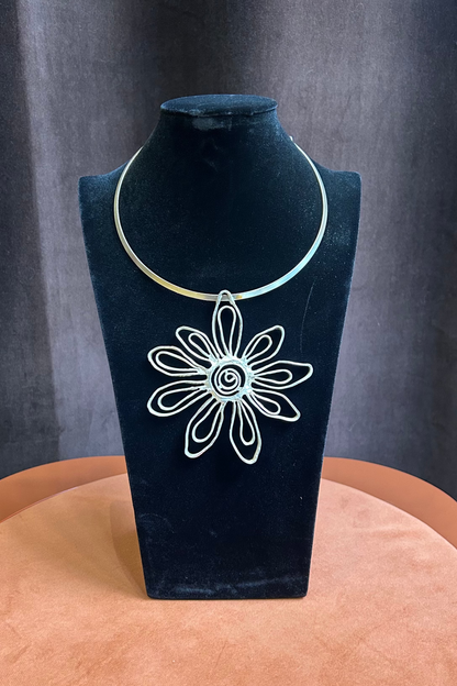 Vintage Dolce Vita Silver-Tone Necklace with Large Flower