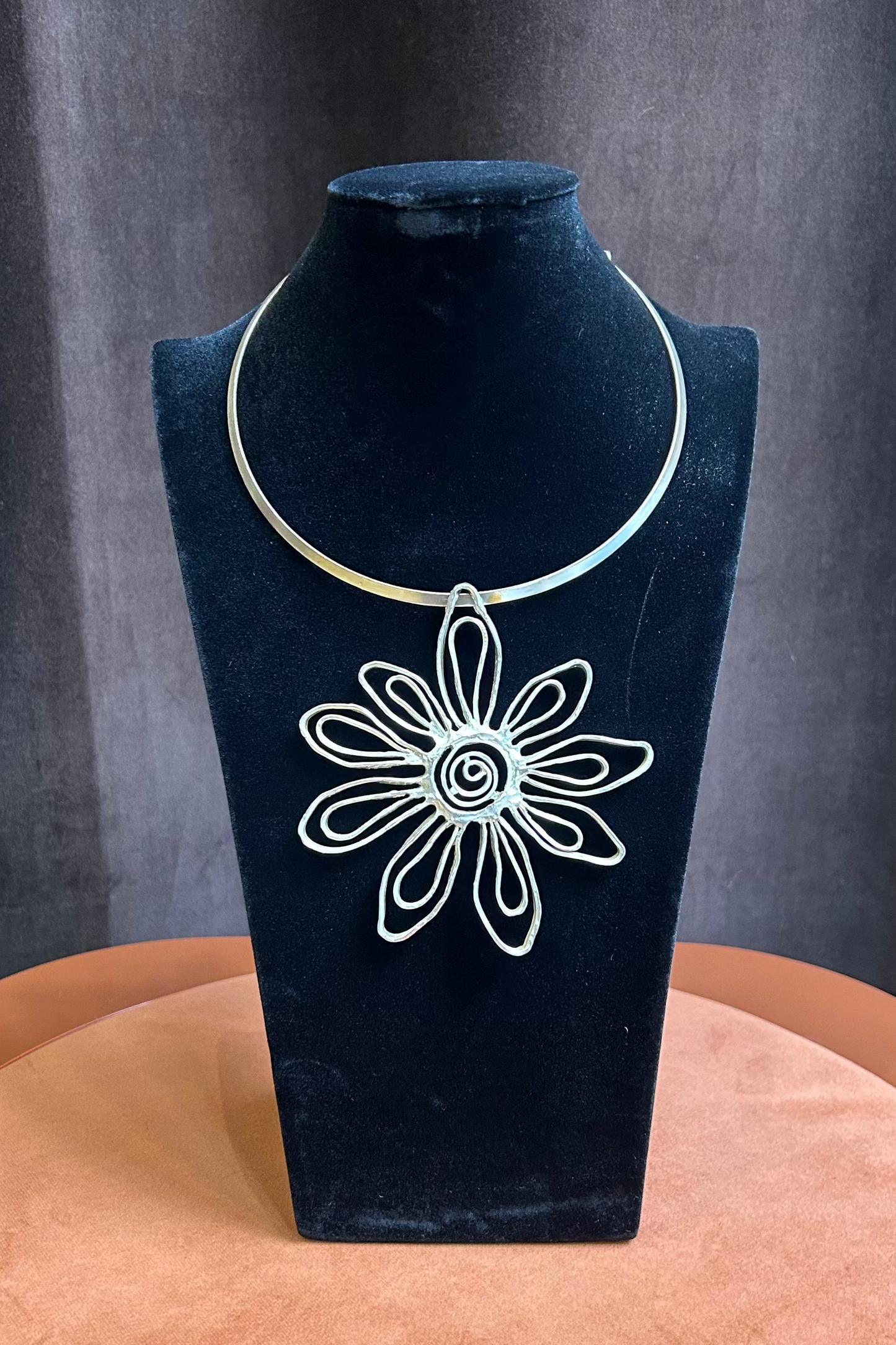 Vintage Dolce Vita Silver-Tone Necklace with Large Flower