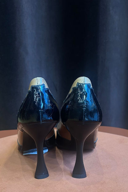 Vintage Charles Jourdan Beige heels with Black Details