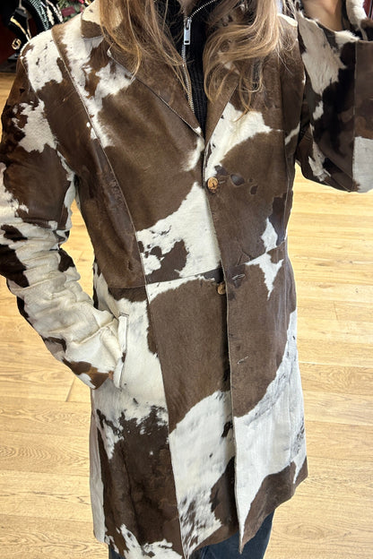 2000s Vintage Cowhide Leather Coat – Brown &amp; White, Size S/M