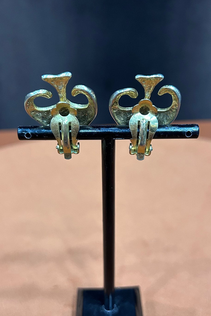 Vintage 80s Gold Clip “Spade” Earrings
